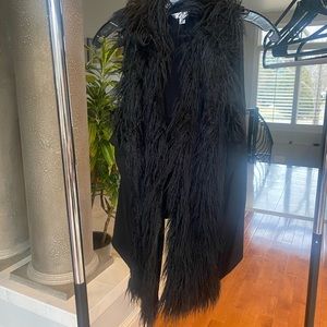 Fur collar XS CAbi long black vest!